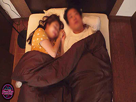 悪女エステ むちむち巨乳尻で１ｃｍ布越で擦り付け誘惑し甘焦らしする美女にのめり込んでしまった僕は… あやせ舞菜　サンプル画像08